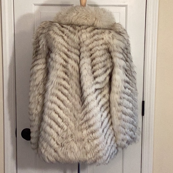 Genuine Fox Fur Jacket. Size Small. Vintage preloved. - Picture 5 of 16